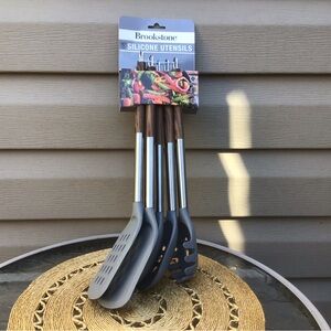 New Brookstone Silicone Utensils Set